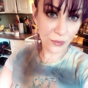 Meet your Posher, Lea